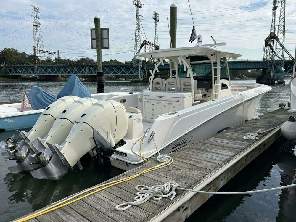 Boston Whaler 370 Outrage Yacht For Sale