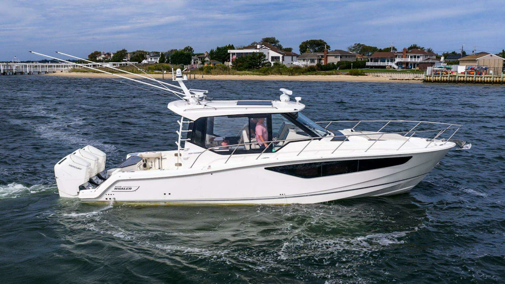 Boston Whaler 405 Conquest Yacht For Sale