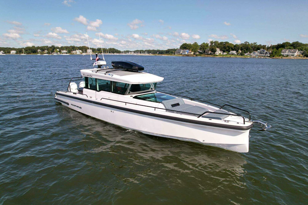 Axopar 37 XC AFT CABIN Yacht For Sale