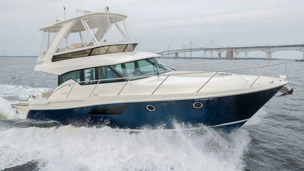 Tiara Yachts 4400 Flybridge Yacht For Sale