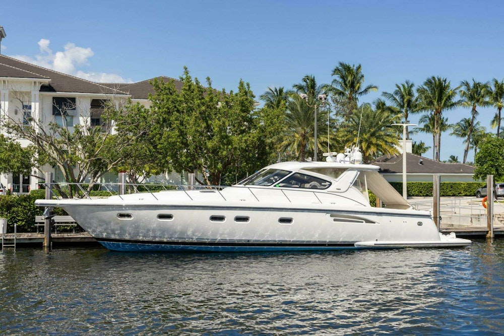 Tiara Yachts 5200 Express Yacht For Sale