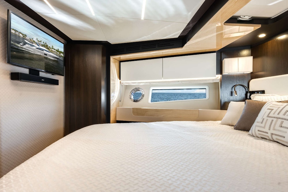 Azimut 66 FLY Yacht For Sale