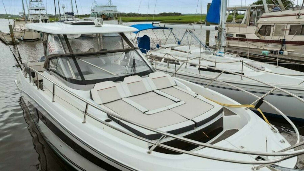 Jeanneau Leader 10.5 Yacht For Sale