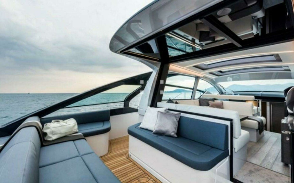 Pershing 5X Yacht For Sale