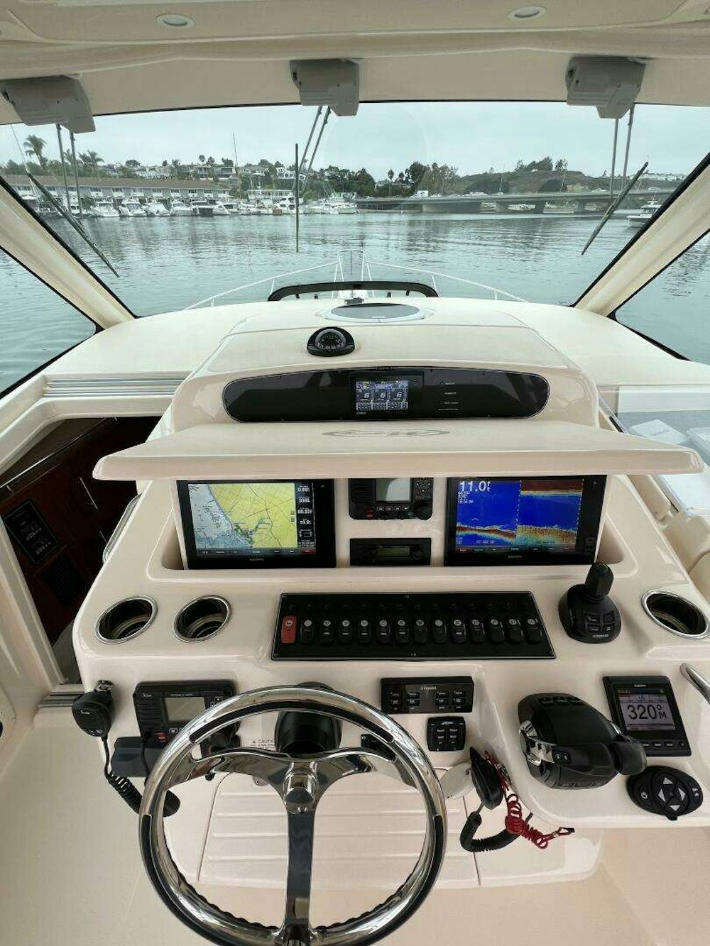 Grady-White 370 Express Yacht For Sale