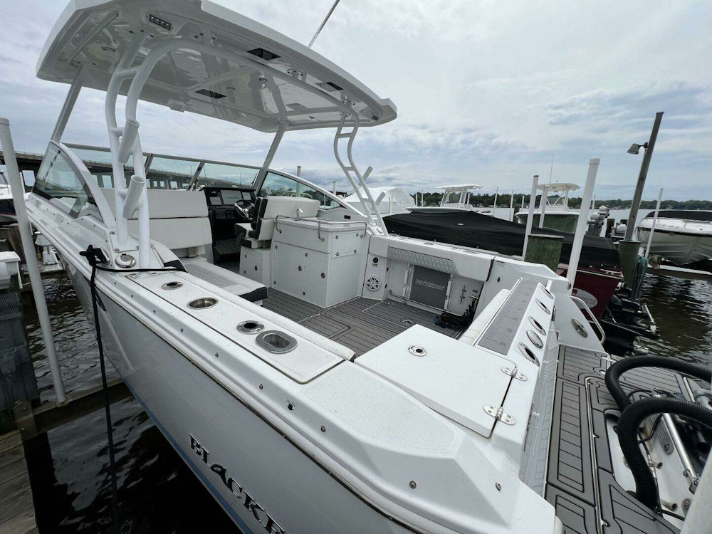 Blackfin 272 DC Yacht For Sale