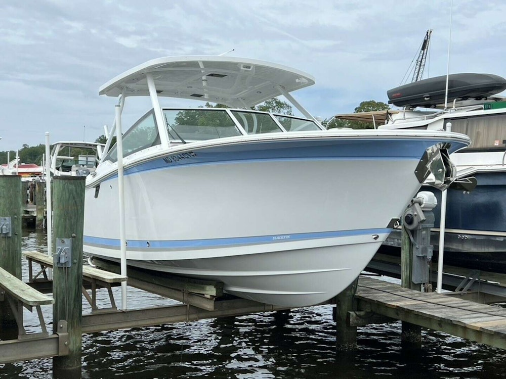 Blackfin 272 DC Yacht For Sale