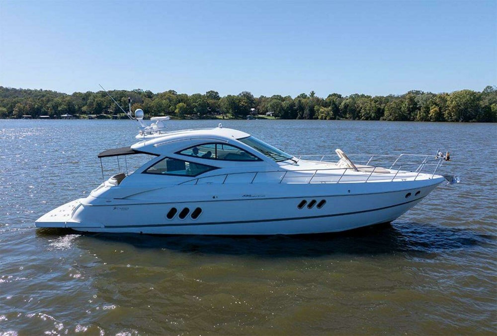 Cruisers Yachts 520 Sports Coupe Yacht For Sale