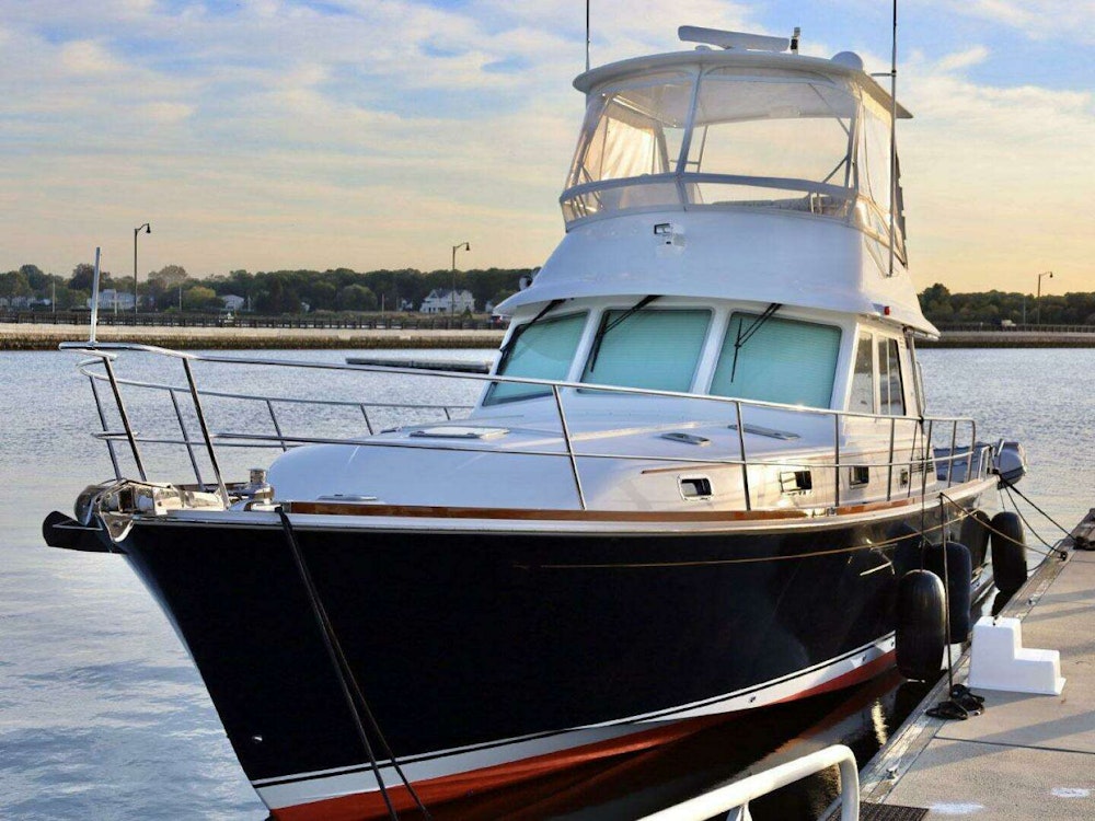 Sabre 48 Flybridge Sedan Yacht For Sale