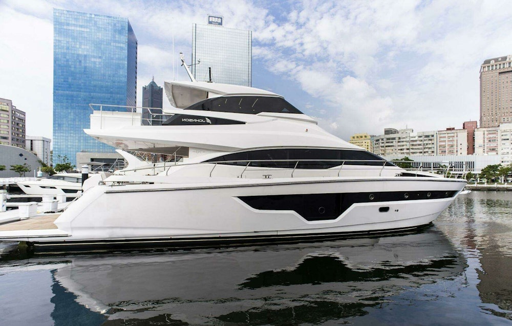 Johnson Skylounge Yacht For Sale