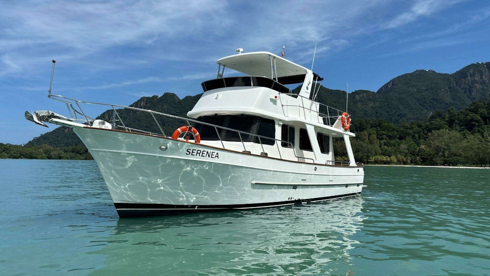 Explorer Motor Yachts 40 Sedan Yacht For Sale