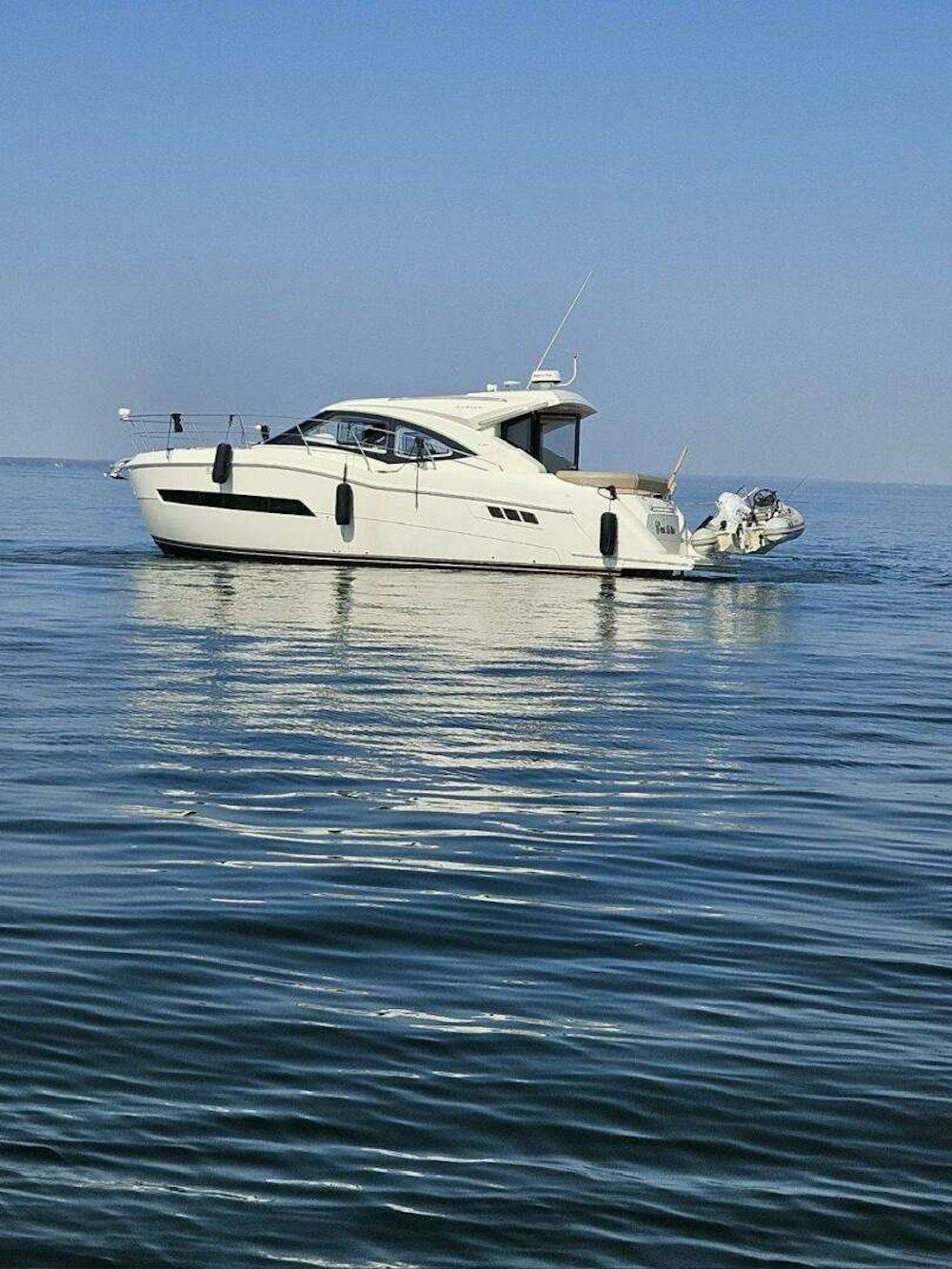 Carver C37 Yacht For Sale