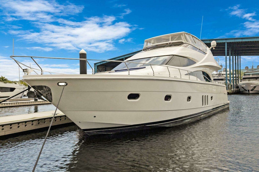 Marquis 690 Yacht For Sale
