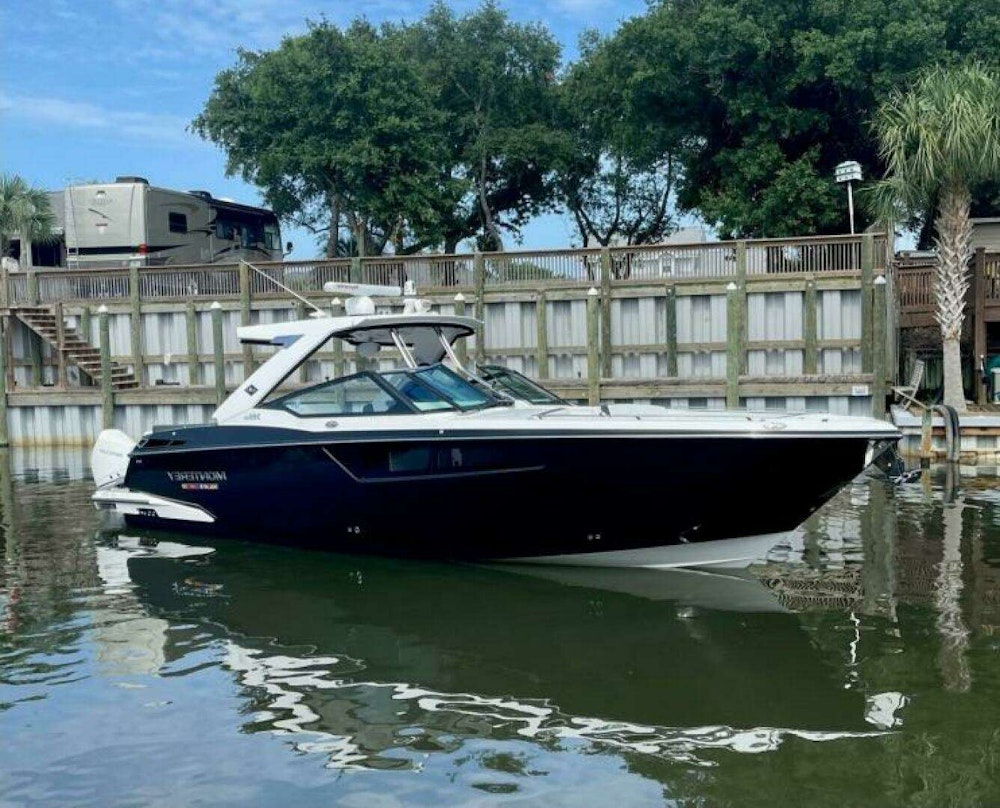 Monterey 385 SE Yacht For Sale