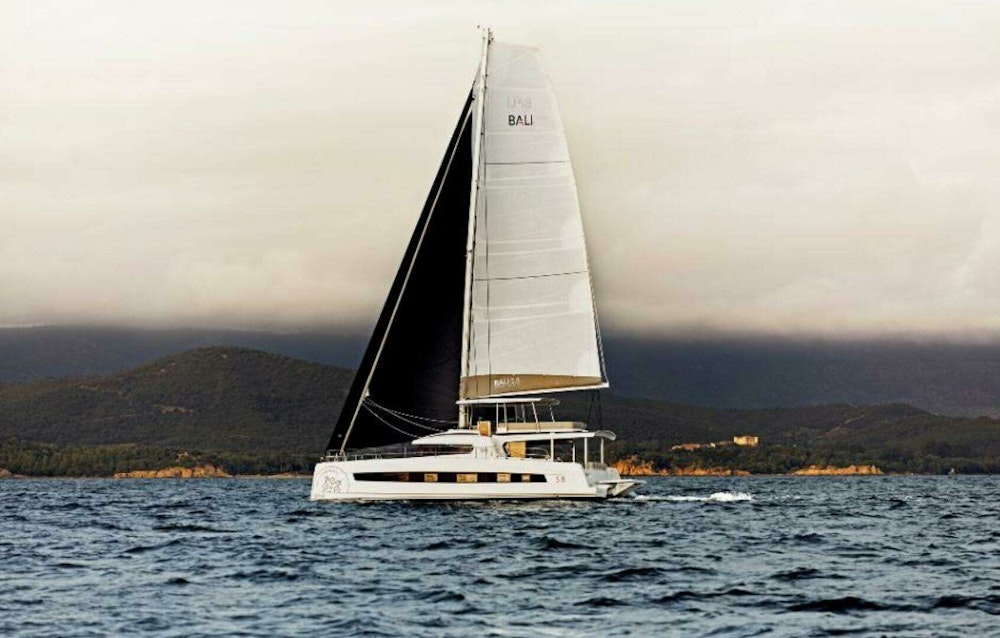 Bali 5.8 Yacht For Sale