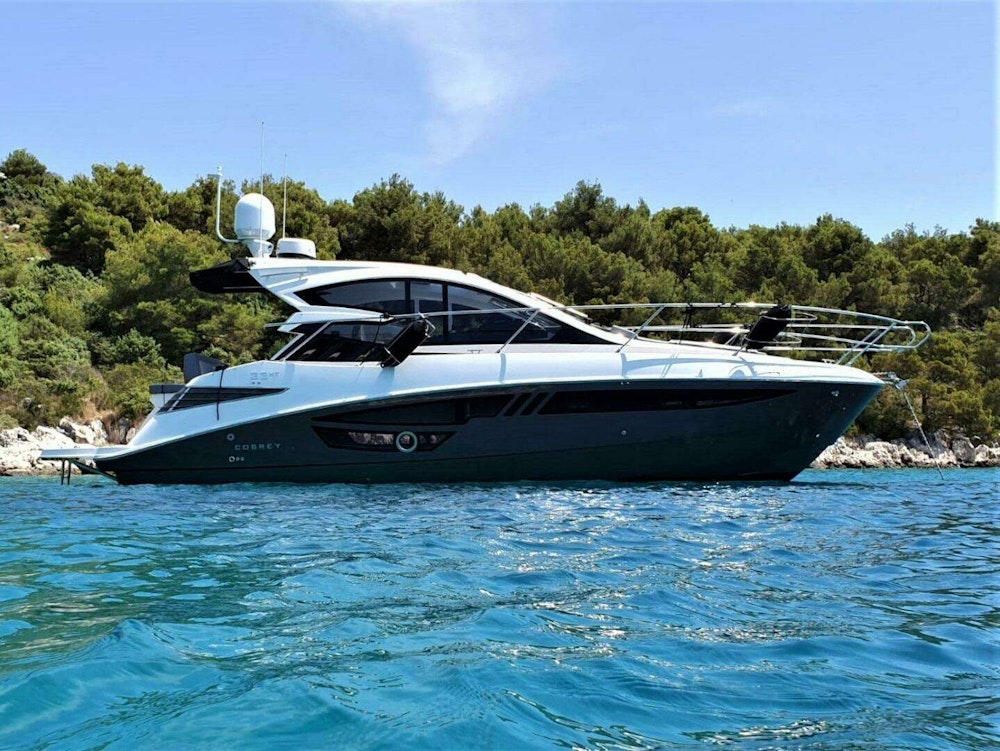 Cobrey 33 HT Yacht For Sale