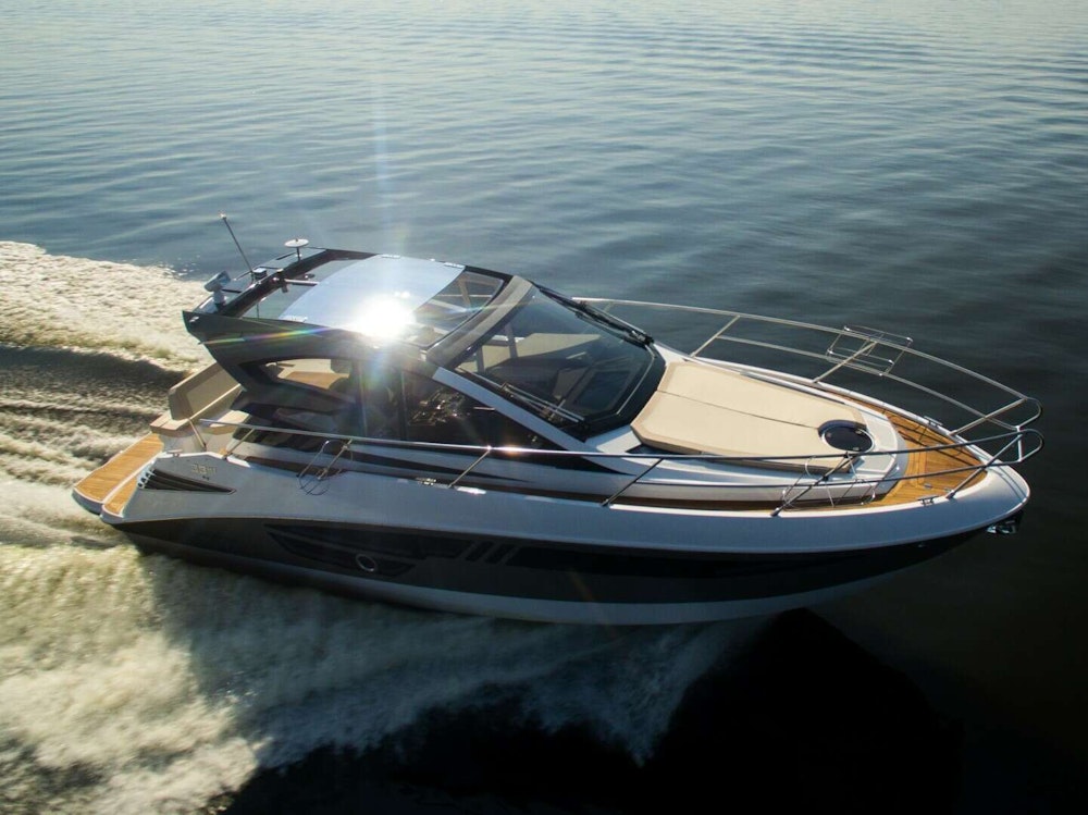 Cobrey 33 HT Yacht For Sale