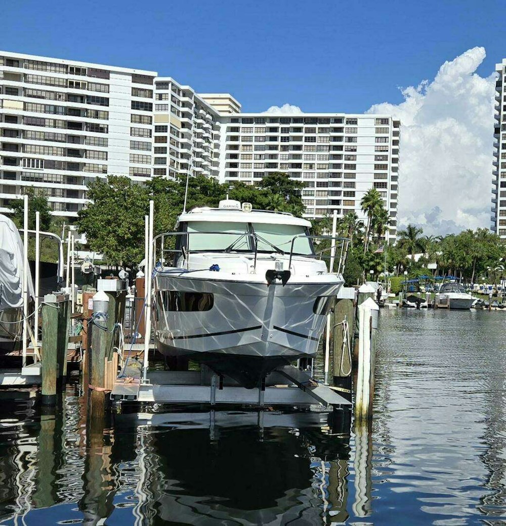 Jeanneau NC 1095 Yacht For Sale