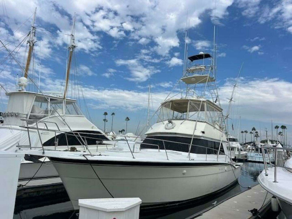 Hatteras SF 52 Yacht For Sale