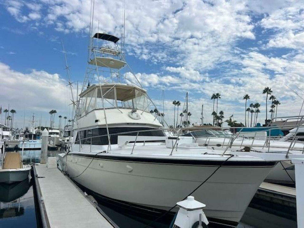 Hatteras SF 52 Yacht For Sale