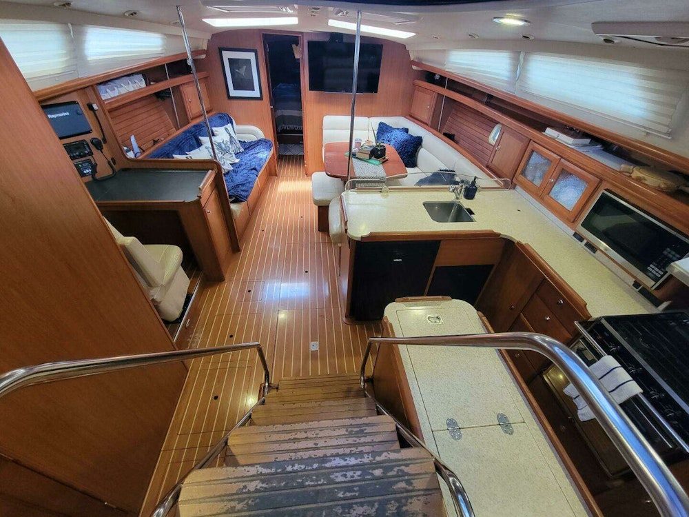 Hunter  Yacht For Sale