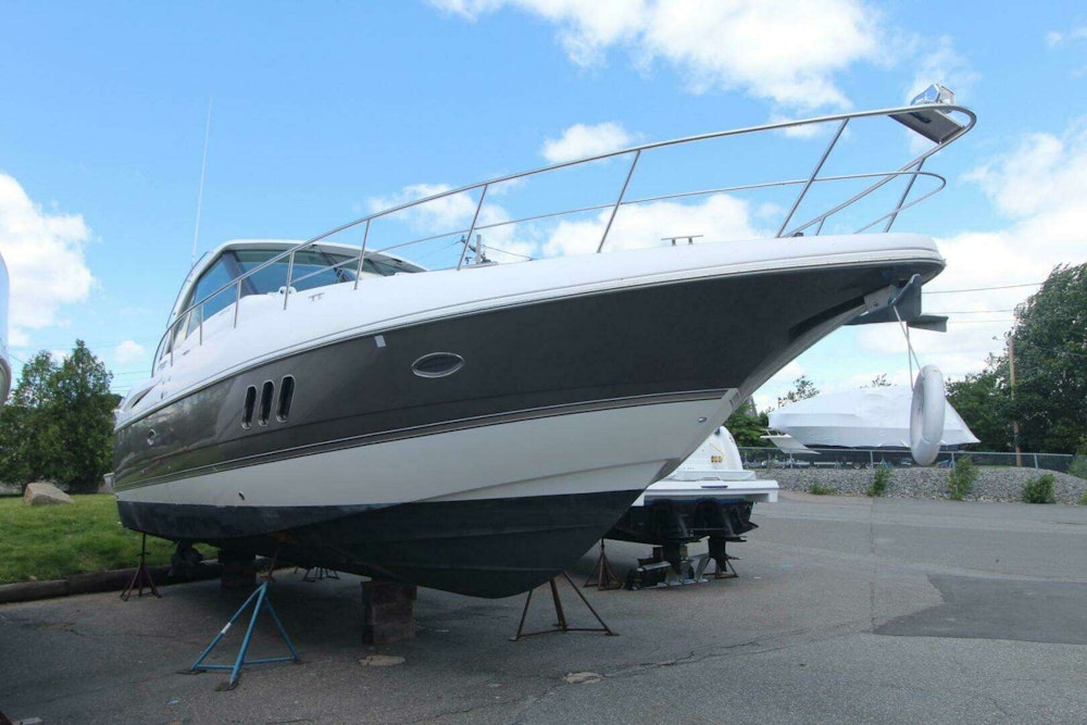 Cruisers Yachts 430 Sports Coupe Yacht For Sale
