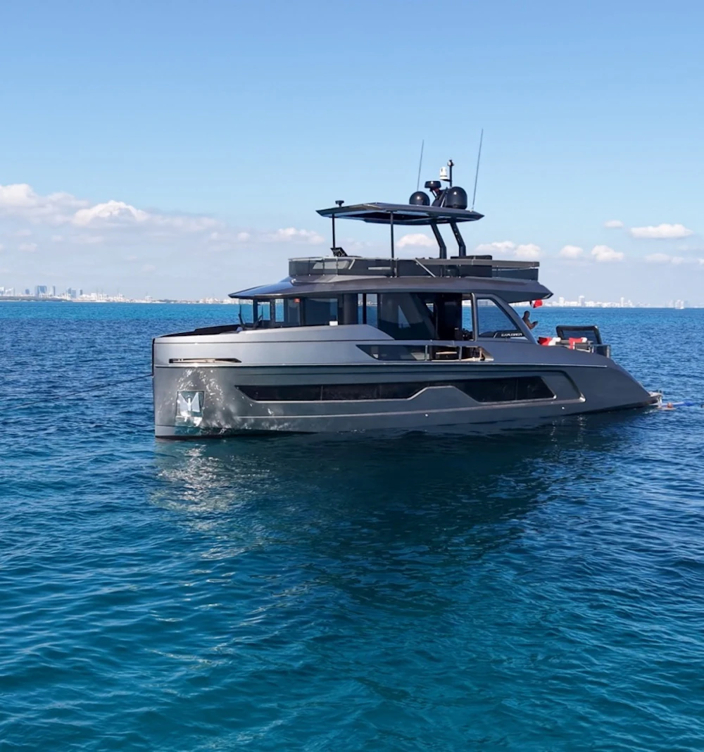 Explorer EX62 Yacht For Sale