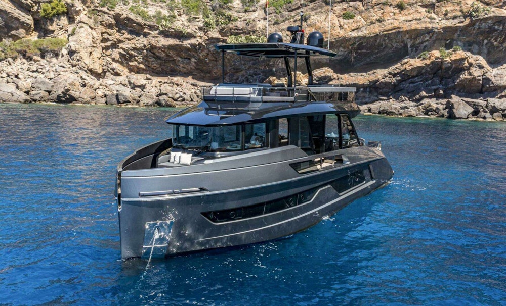 Explorer EX62 Yacht For Sale