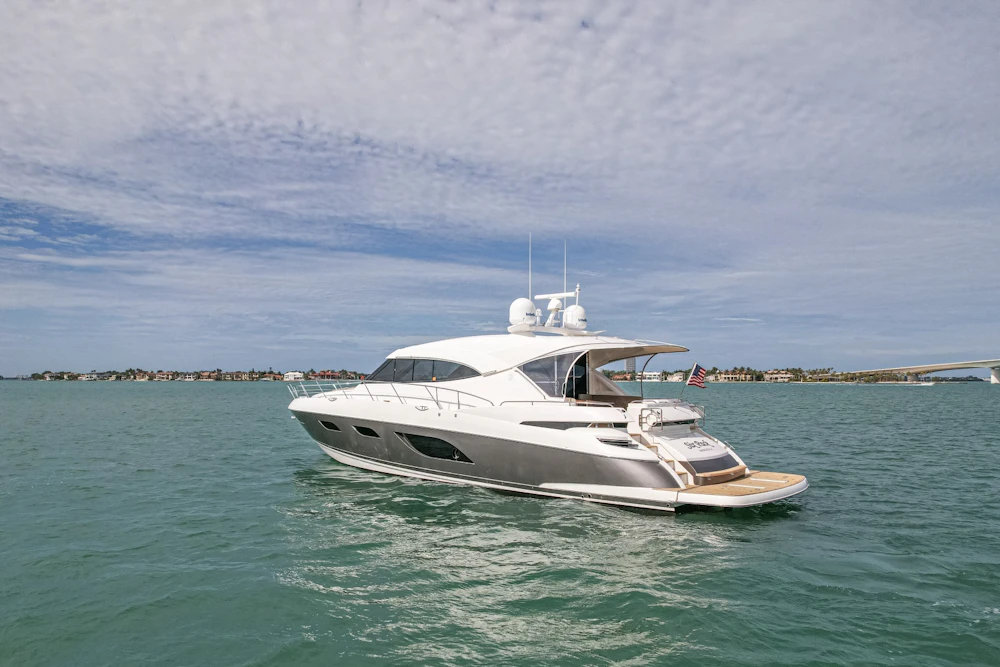 Riviera 6000 Sport Yacht Yacht For Sale