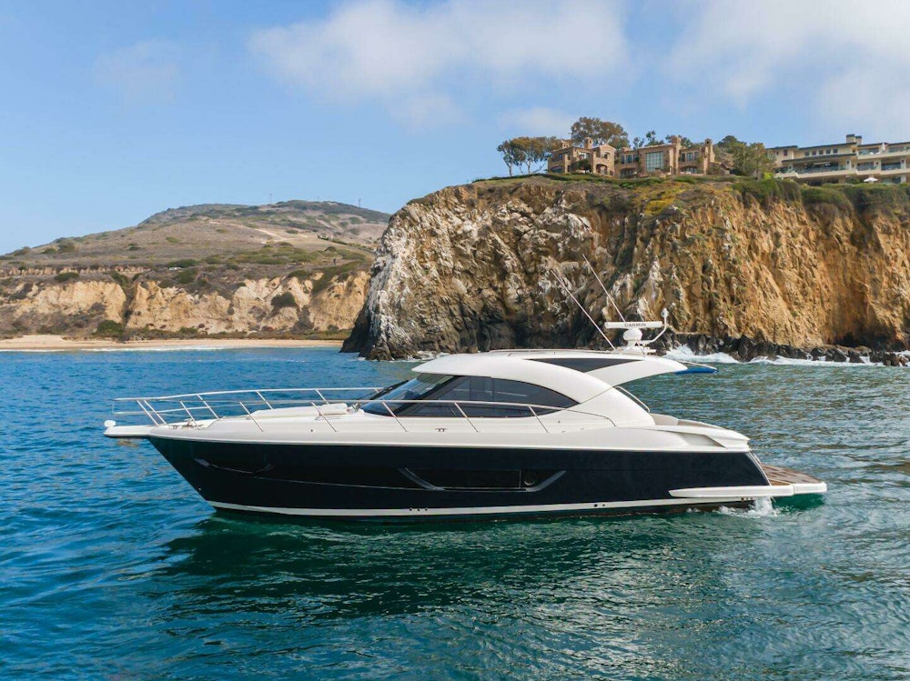 Riviera 44 Sport Yacht Yacht For Sale
