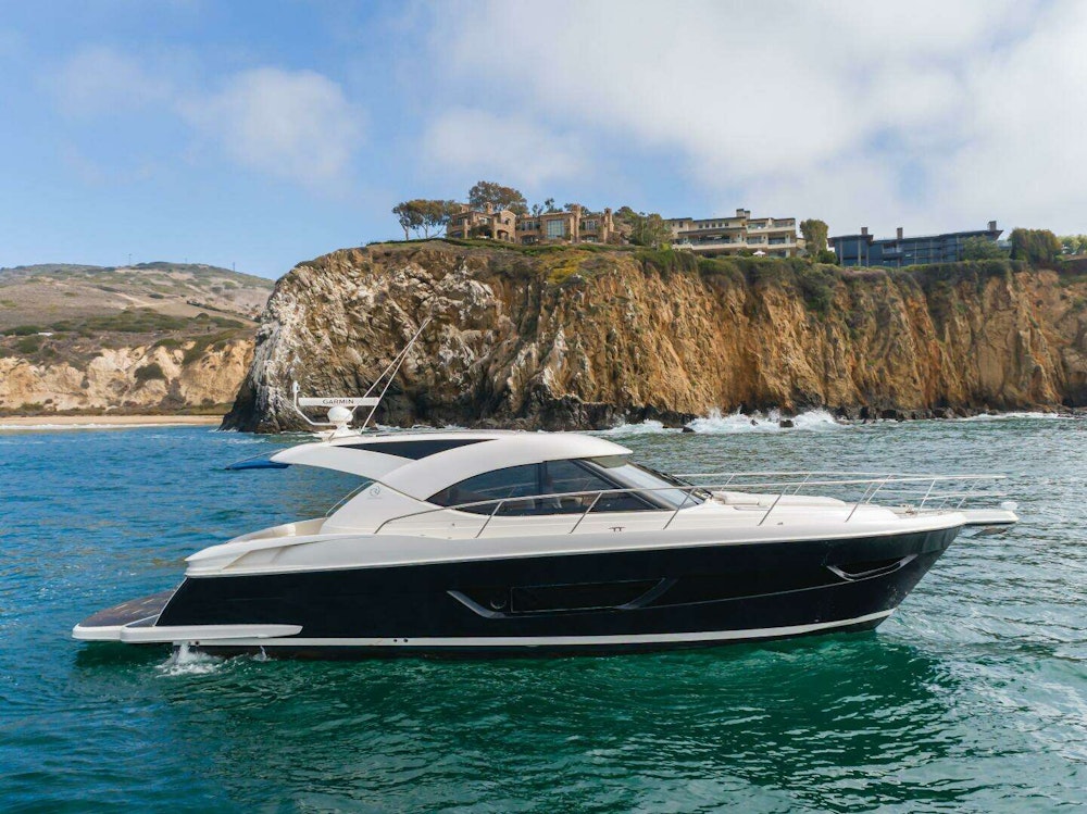 Riviera 44 Sport Yacht Yacht For Sale