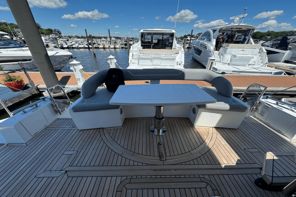 Galeon 500 FLY Yacht For Sale