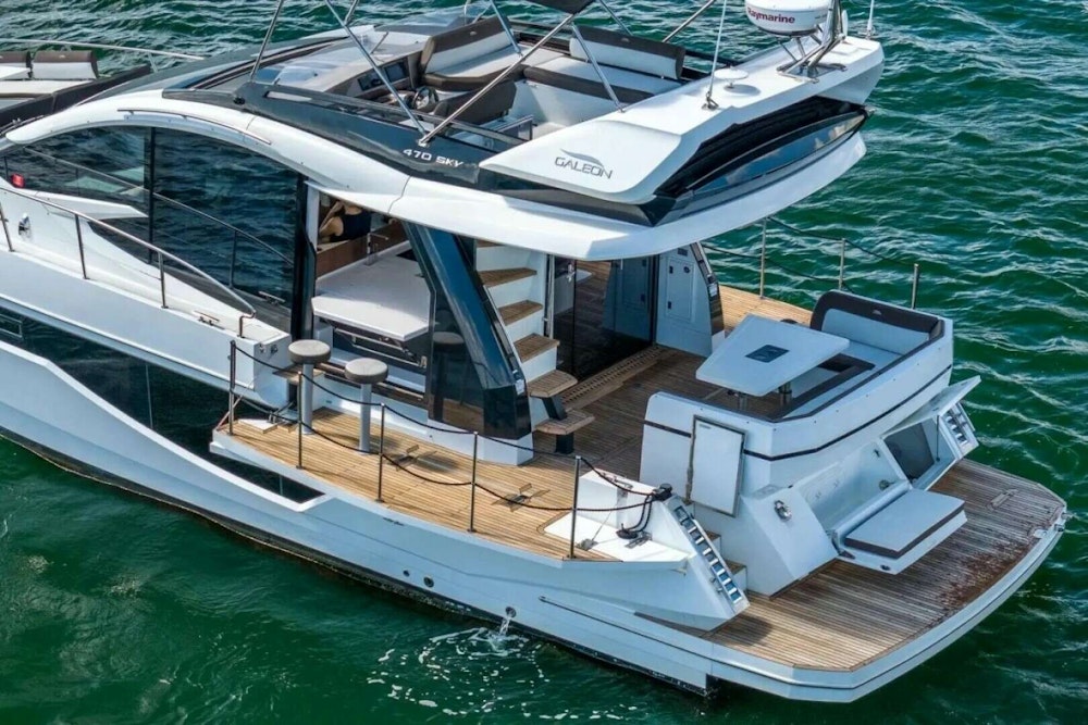 Galeon 470 Sky Yacht For Sale