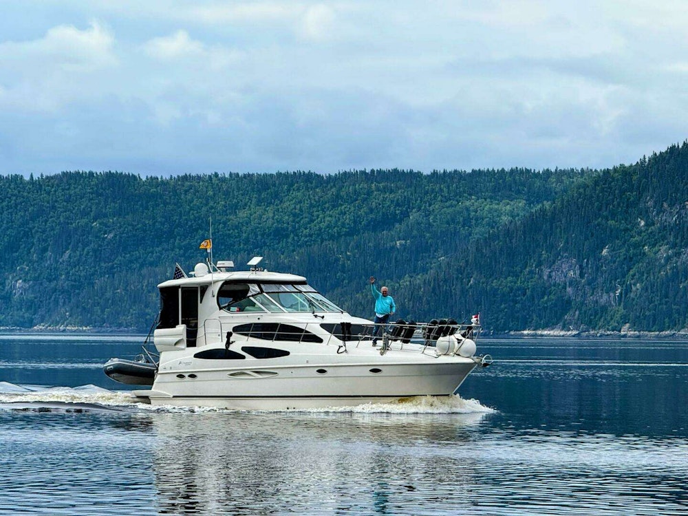 Cruisers Yachts 405 Express Motoryacht Yacht For Sale