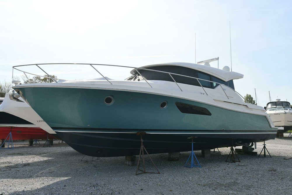 Tiara Yachts 44 Coupe Yacht For Sale