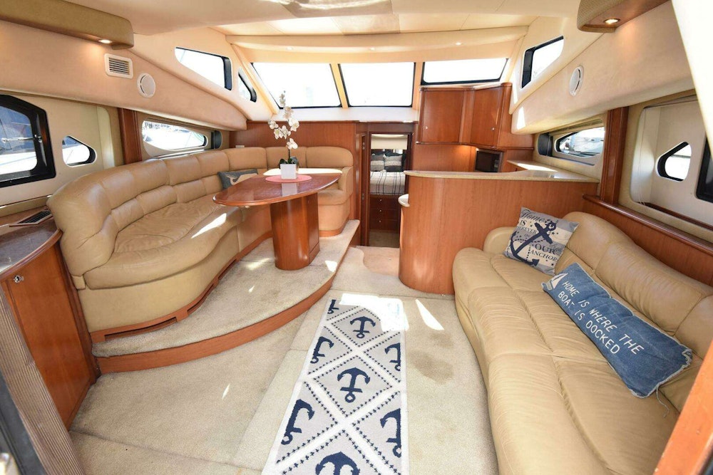 Silverton 38 Sedan Bridge Yacht For Sale