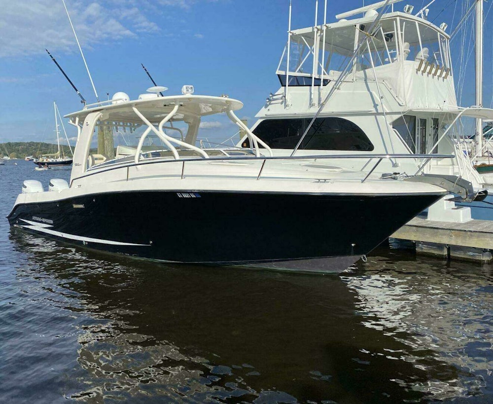 Hydra-Sports 3500 VX Vector Express Yacht For Sale