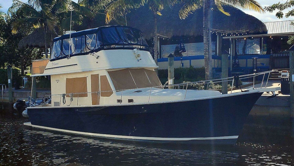 Mainship 430 Sedan Yacht For Sale