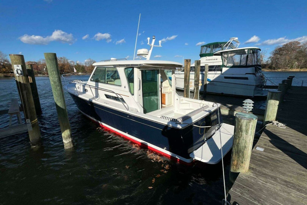 Back Cove 33 Hardtop Express Yacht For Sale