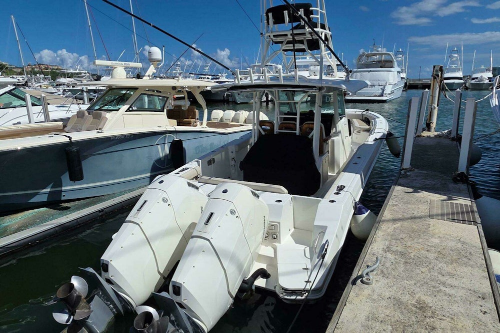 Boston Whaler 360 Outrage Yacht For Sale