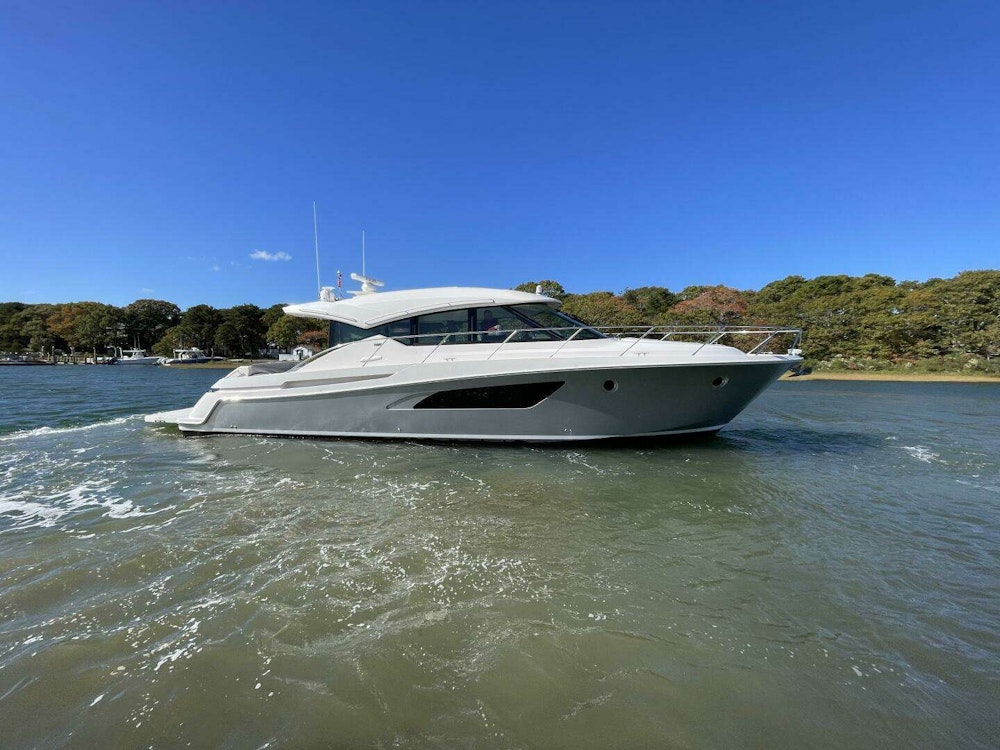 Tiara Yachts C53 Coupe Yacht For Sale