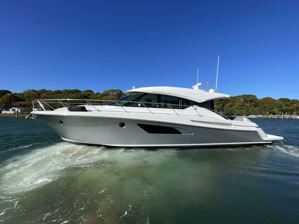 Tiara Yachts C53 Coupe Yacht For Sale