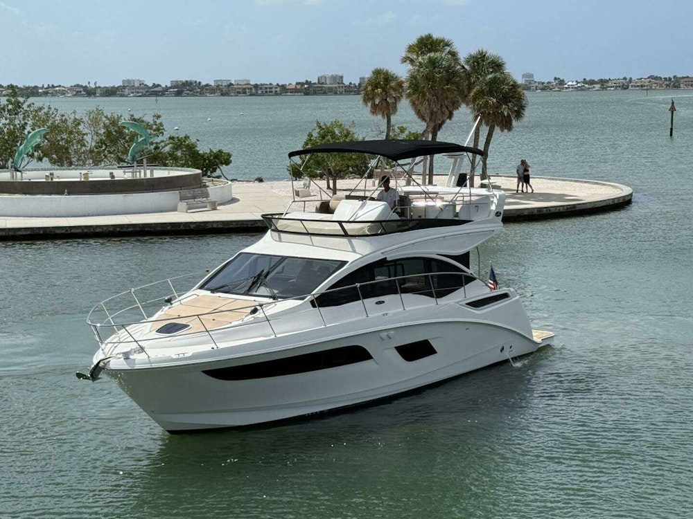Sea Ray FLY 400 Yacht For Sale