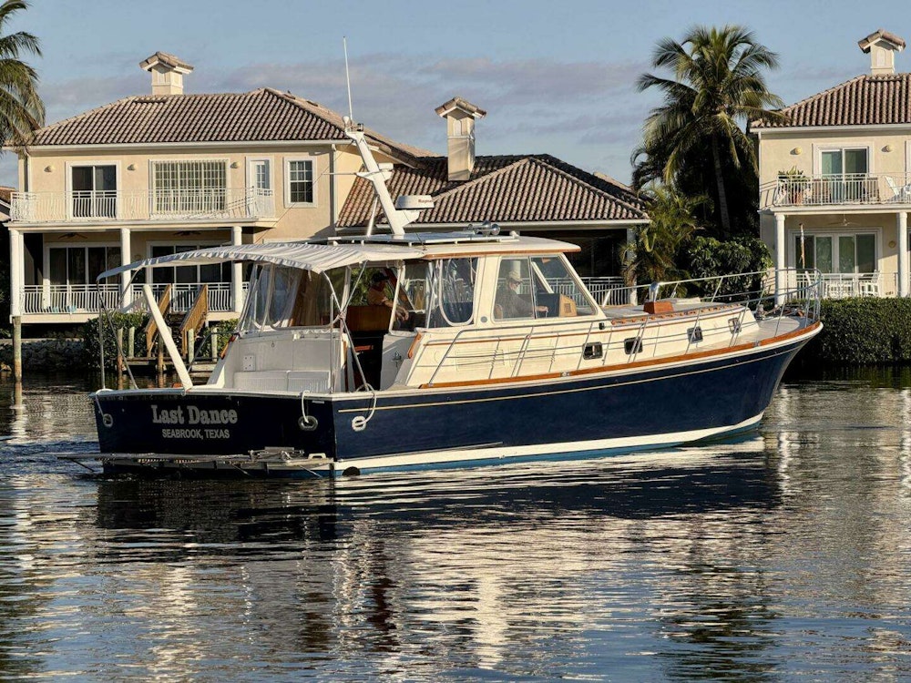 Grand Banks 49 Eastbay HX Yacht For Sale