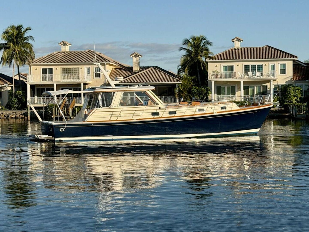 Grand Banks 49 Eastbay HX Yacht For Sale