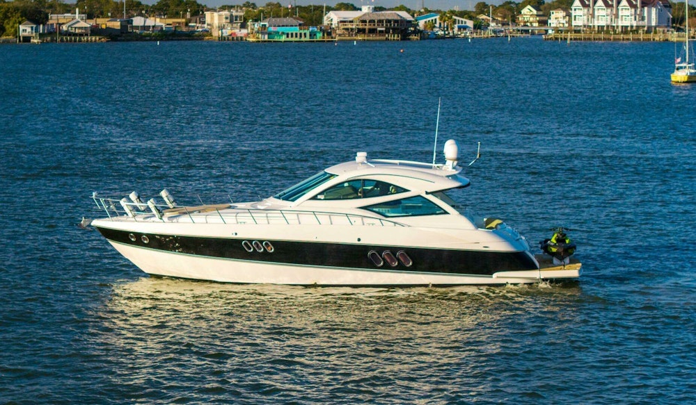 Cruisers Yachts 540 Motor Yacht Yacht For Sale