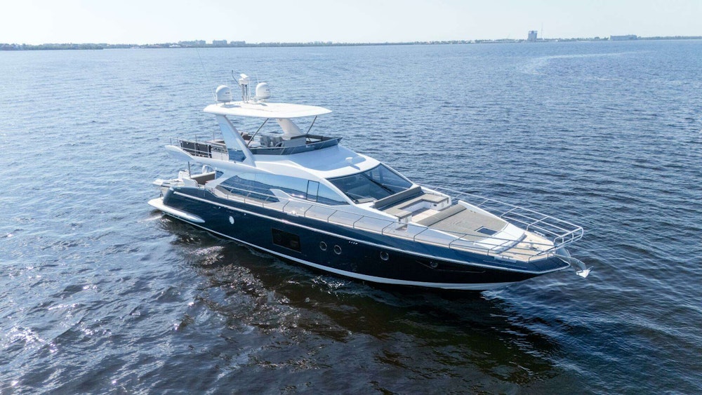 Azimut 66 Flybridge Yacht For Sale