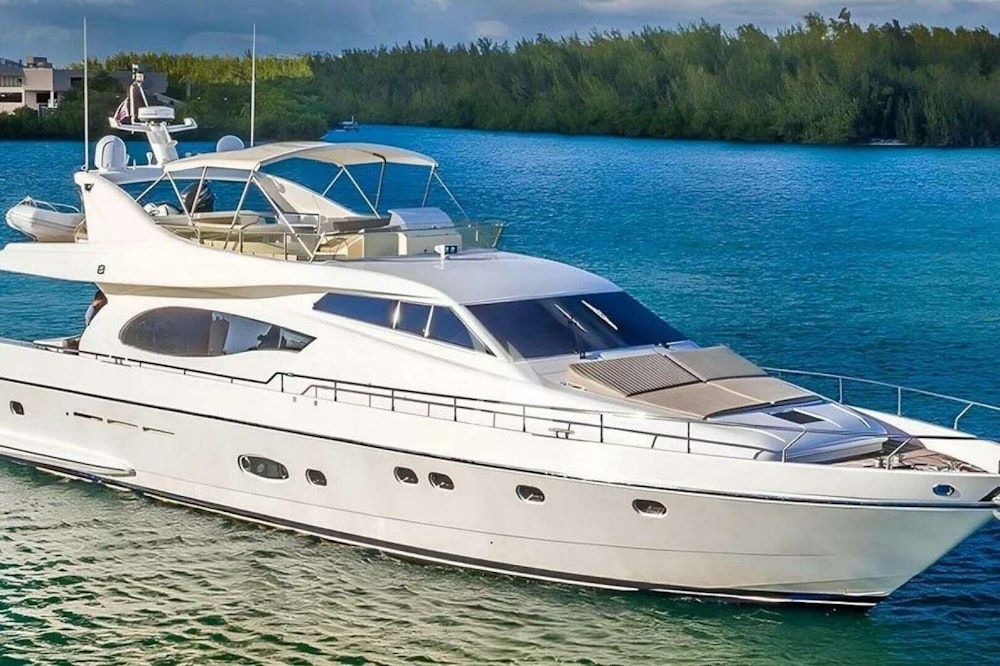 Ferretti Yachts 720 Yacht For Sale