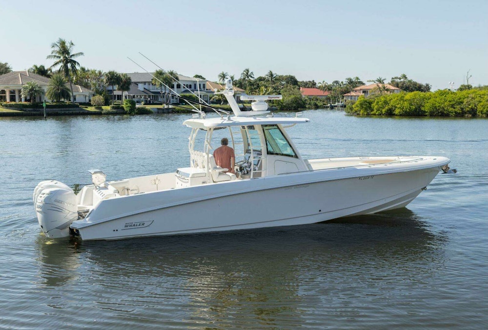 Boston Whaler 350 Outrage Yacht For Sale