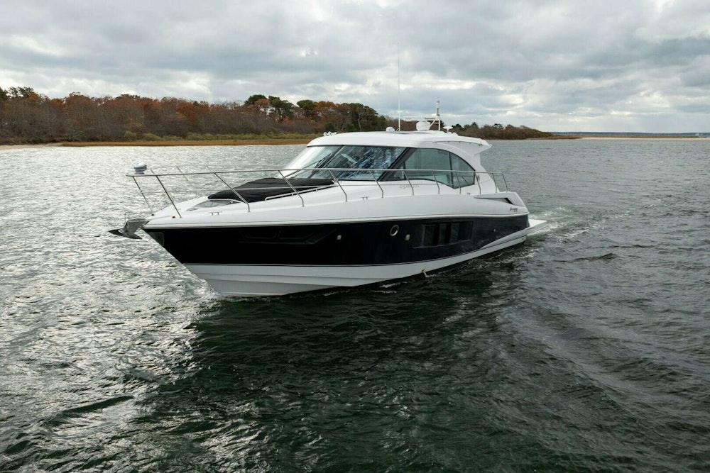 Cruisers Yachts  Yacht For Sale